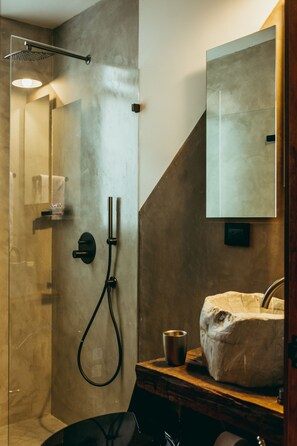 Standard Quadruple Room | Bathroom - I Believe All Suite  (Medellín)