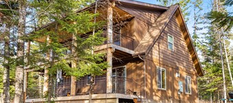 Nine cabins in a scenic, tranquil community - ideal for reunions & retreats