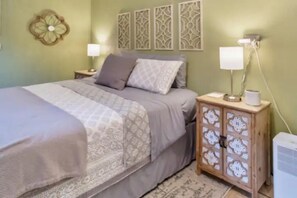 1 bedroom, desk, free WiFi, bed sheets
