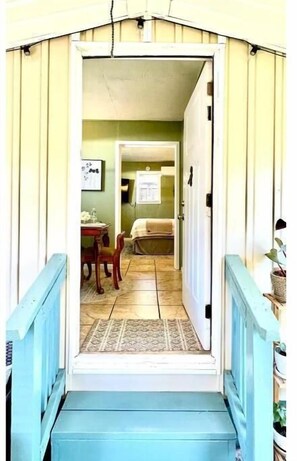 1 bedroom, desk, free WiFi, bed sheets