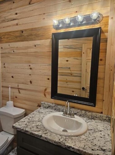 Private Cabin Full Kitchen 2