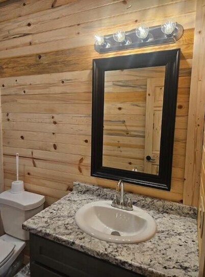 Private Cabin Full Kitchen 2