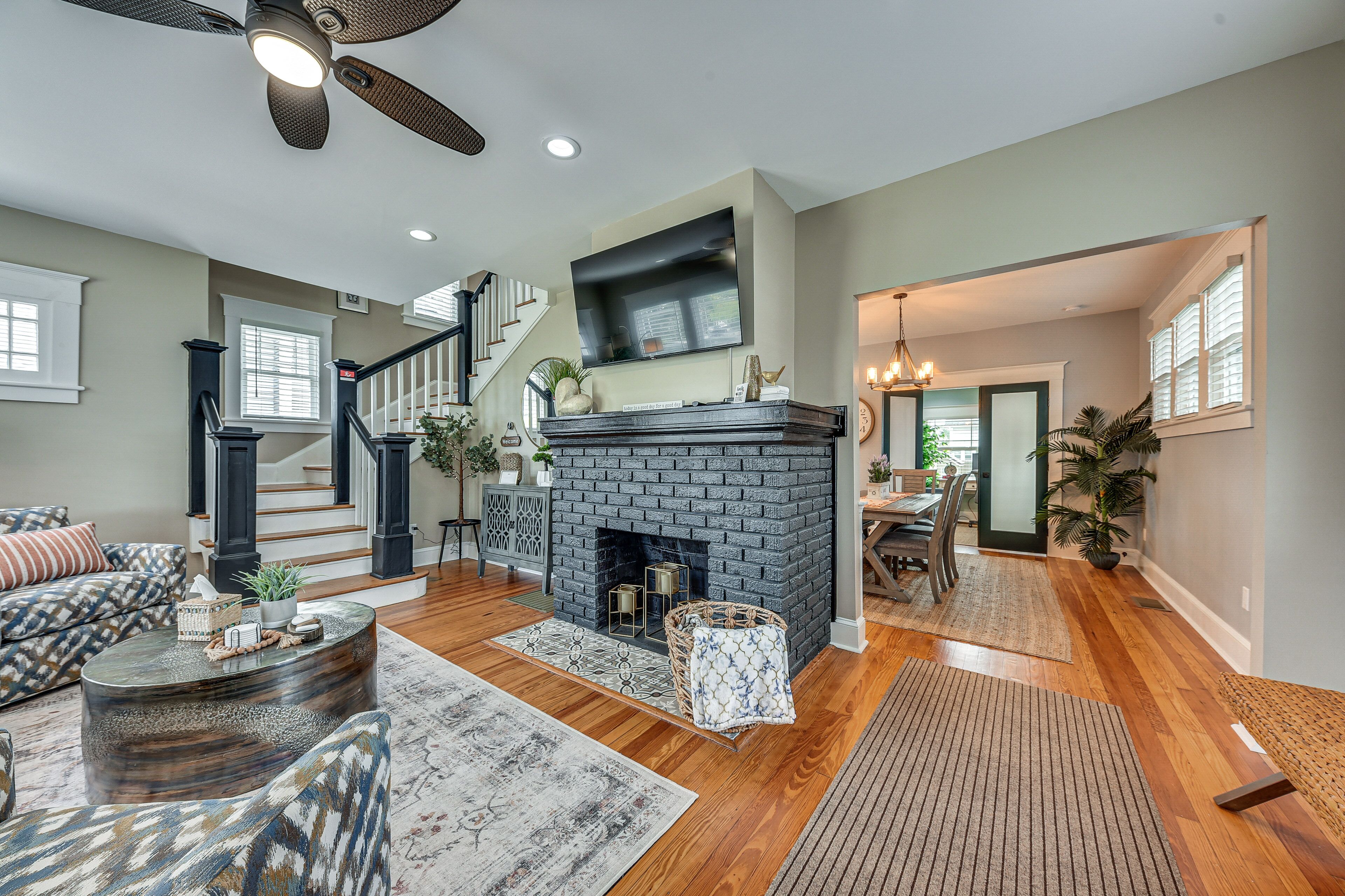 Chic Jacksonville Getaway, Walk to River & Parks!