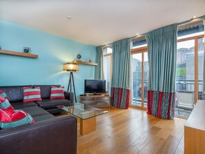 Living area - 208 By the Bridge Apartment (Inverness)