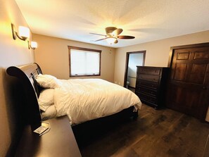3 bedrooms, free WiFi, bed sheets, wheelchair access