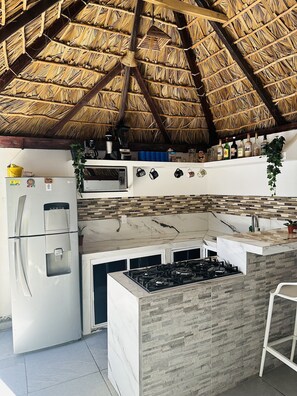 Private kitchen - Hermosa Casa en el Centro de Mazatlán con Alberca Privada (Mazatlán)