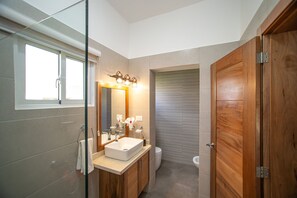 Handtücher, Seife, Toilettenpapier
