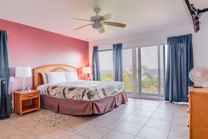 5 bedrooms, iron/ironing board, travel crib, internet - Oceanfront Keaau Gem: Ocean & Sunrise Views, Pool (Keaau)