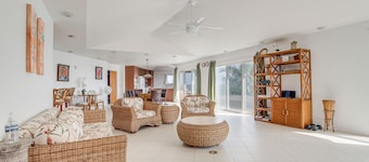 Coastal Keaau Home: Ocean & Sunrise Views, Pool