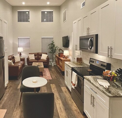 Luxury & Location! 2 bed / 2 bath / SmartHome