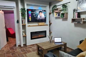 Smart TV, fireplace - Onlyfor2 a love nest for the couple (Ronciglione)