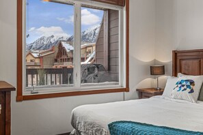 2 soverom, strykejern/-brett, wi-fi og sengetøy