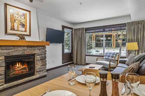 Walkout to Hot tub | BBQ | Clean & Cozy 1 Bed Unit