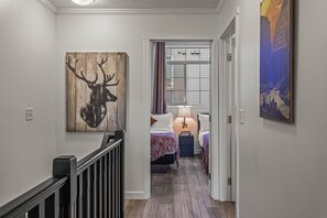 2 habitaciones, tabla de planchar con plancha, cuna de viaje y wifi