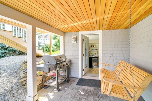 Pet-Friendly Garden Studio ~ 25 Mi to Boston!