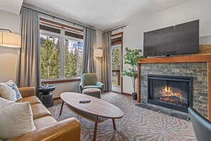 TV, fireplace - Mountain Views | Hot Tub | Outdoor Pool | King Bed (Canmore)