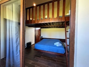 5 bedrooms, WiFi, bed sheets, wheelchair access