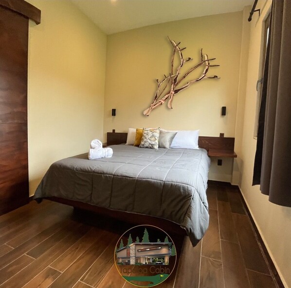 5 bedrooms, WiFi, bed sheets, wheelchair access