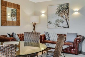 Interior - Illawong 6 Mooloolaba Spit Location (Mooloolaba)