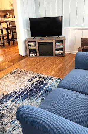 Smart-TV, DVD-Player, Bücher