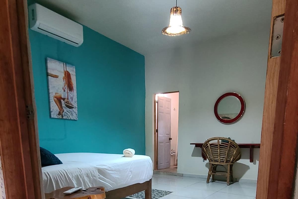 Chambre Confort double | Accès au Wi-Fi (inclus), literie fournie