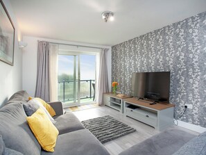 Living area - 4 bedroom accommodation in Watergate Bay, Newquay (Watergate Bay, Newquay)