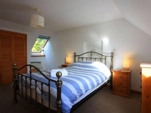 3 bedrooms, free WiFi, bed sheets - 3 bedroom accommodation in Avoch, near Fortrose (Avoch, near Fortrose)
