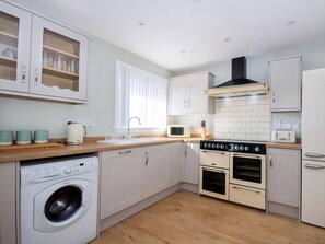 Dishwasher, cookware/dishes/utensils