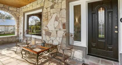 A Place on Pecan in Bandera