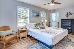 3 habitaciones, tabla de planchar con plancha, cuna de viaje y wifi