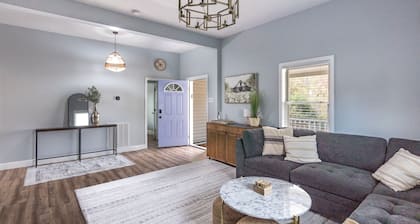 The Periwinkle Cottage, 3BR, 2BA Fort Mill Retreat. Close to Downtown!