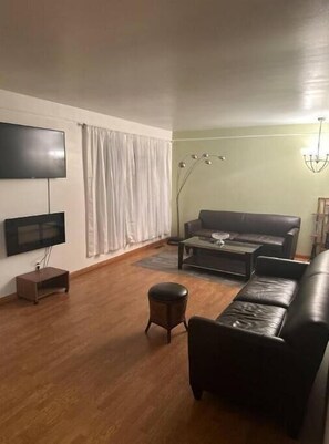 Smart-TV, peis, videospill og fotballspill