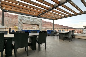 Outdoor dining - SageCreek Resort Moab "C11" Heated Pool - Hot Tub (Moab)