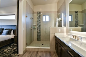 Shower, towels - SageCreek Resort Moab "C11" Heated Pool - Hot Tub (Moab)