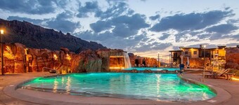 Sage Creek 3BR Condo Pool - Desert Moab Escape C2