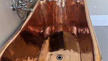 Royal Room | Bathroom | Hair dryer, towels