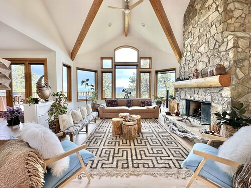 Ix'Calinda, Stunning Mountain Luxury Gateway, 15 mins to town.