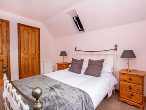 4 bedrooms, free WiFi, bed sheets