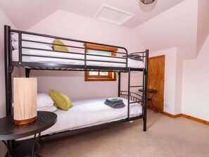 4 Schlafzimmer, kostenloses WLAN, Bettwäsche