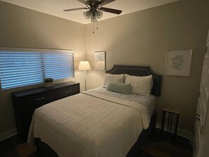 2 室のベッドルーム、アイロン / アイロン台、WiFi、ベッドシーツ