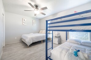 3 bedrooms, iron/ironing board, WiFi, bed sheets