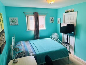 1 bedroom, in-room safe, desk, iron/ironing board - Private Upper Bedroom B  in a Home/Shared Living Space  (Surrey)