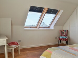 4 bedrooms, free WiFi, bed sheets