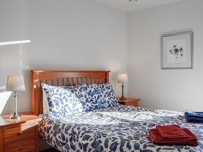 4 bedrooms, free WiFi, bed sheets