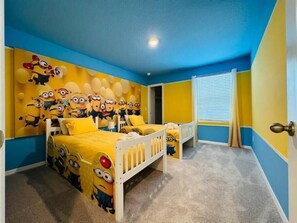 6 bedrooms, travel cot, WiFi, bed sheets