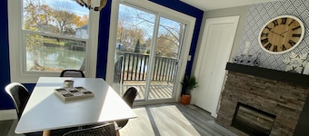 CREEKSIDE COTTAGE, Creekside Cottage - Waterfront Retreat with Kayaks/Sups, Fishing & Game Room