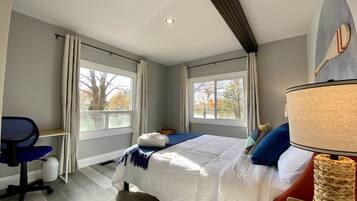 2 bedrooms, desk, travel cot, free WiFi