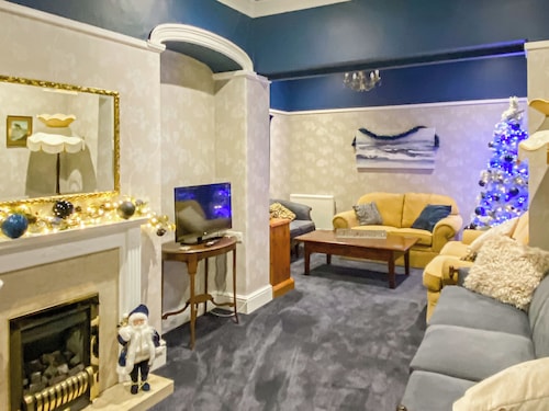 5 bedroom accommodation in Wem, near Shrewsbury