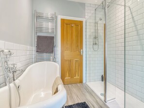 Towels - 5 bedroom accommodation in Wem, near Shrewsbury (Wem, near Shrewsbury)