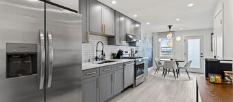 Entire House | 700+ Mbps Wifi | City Views